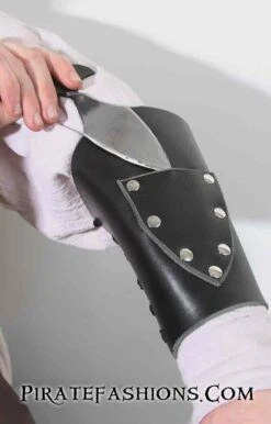 Dagger Bracers